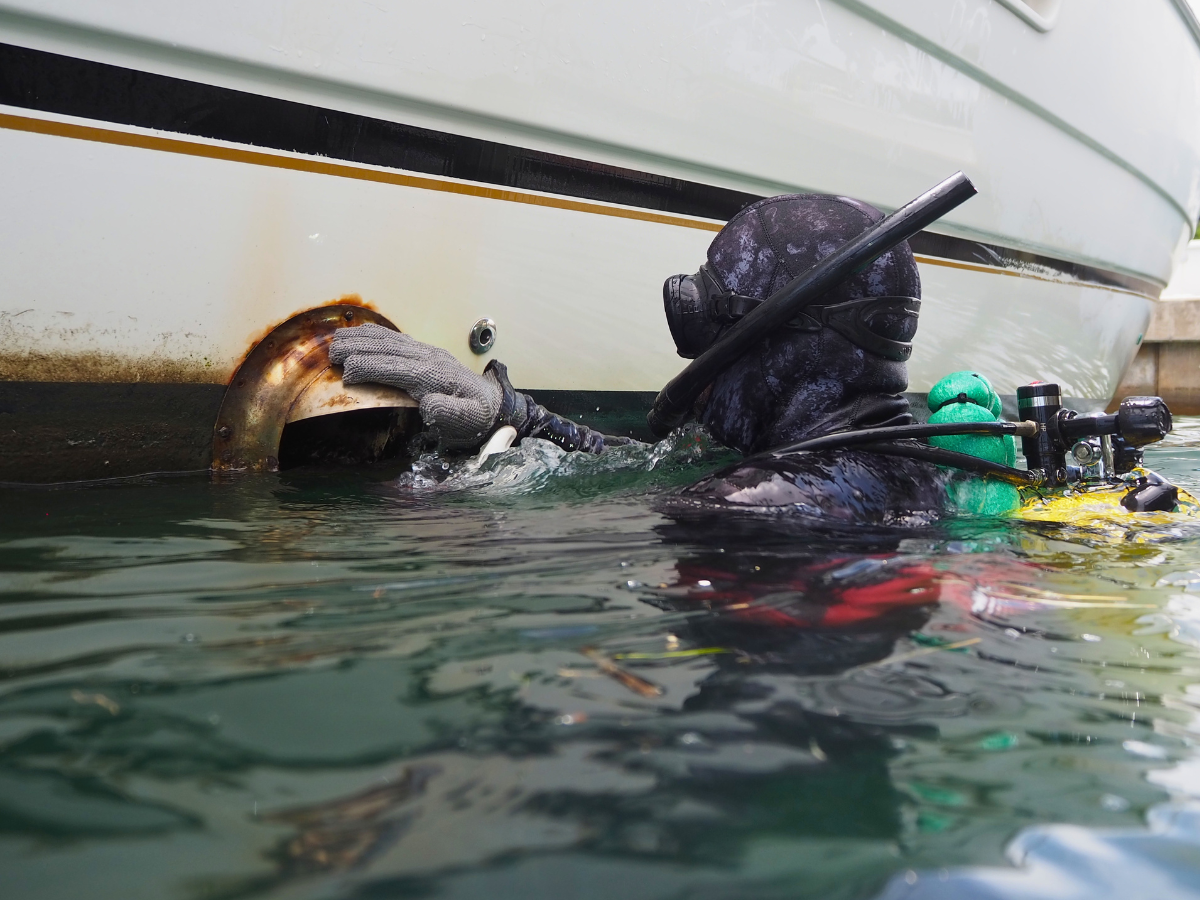 Boat Hull Cleaning Underwater